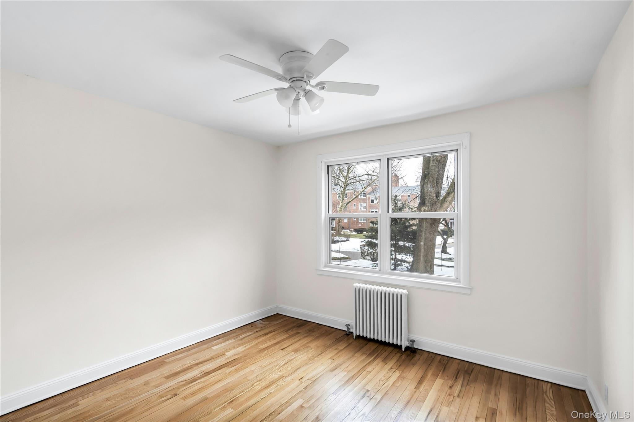 3 Edwards Street # 1 G, Roslyn Heights, NY 11577