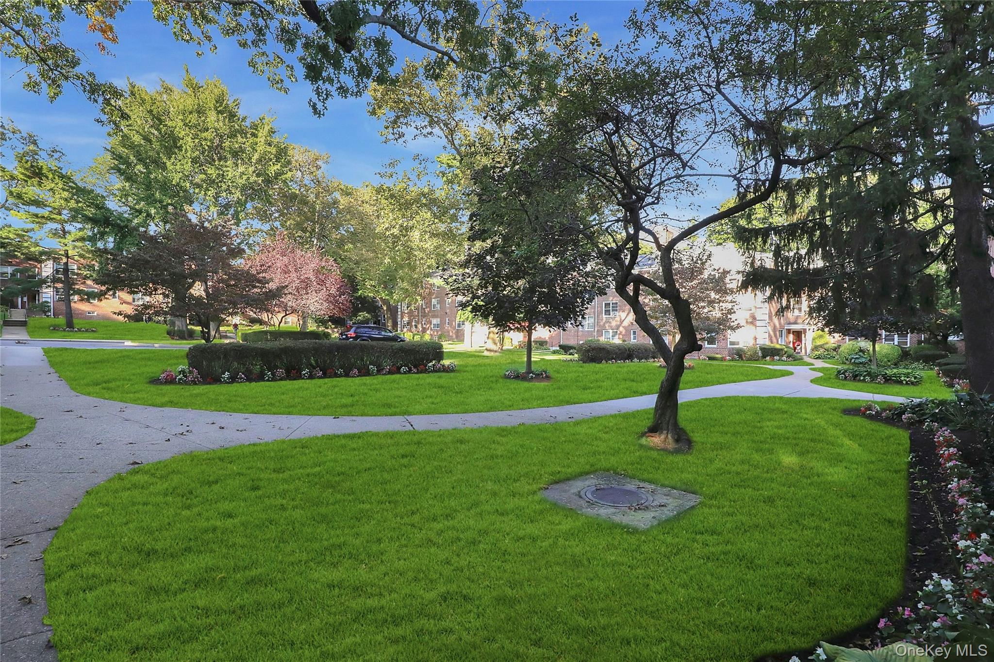 3 Edwards Street # 1 G, Roslyn Heights, NY 11577