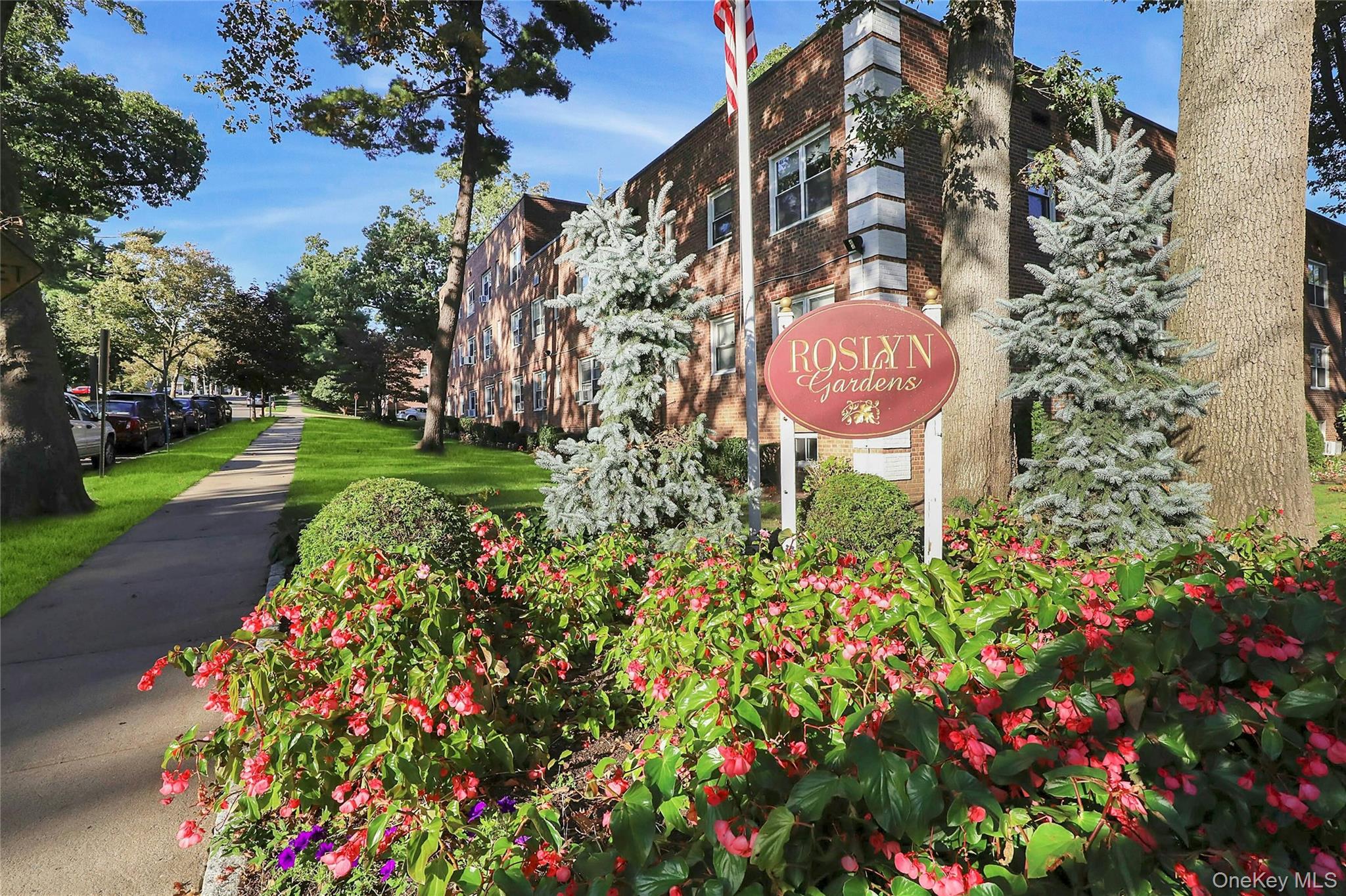 3 Edward Streets # 1 G, Roslyn Heights, NY 11577