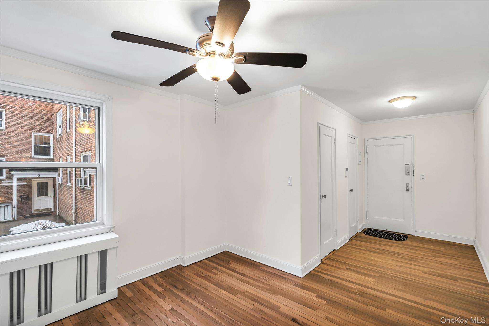 3 Edwards Street # 1 G, Roslyn Heights, NY 11577