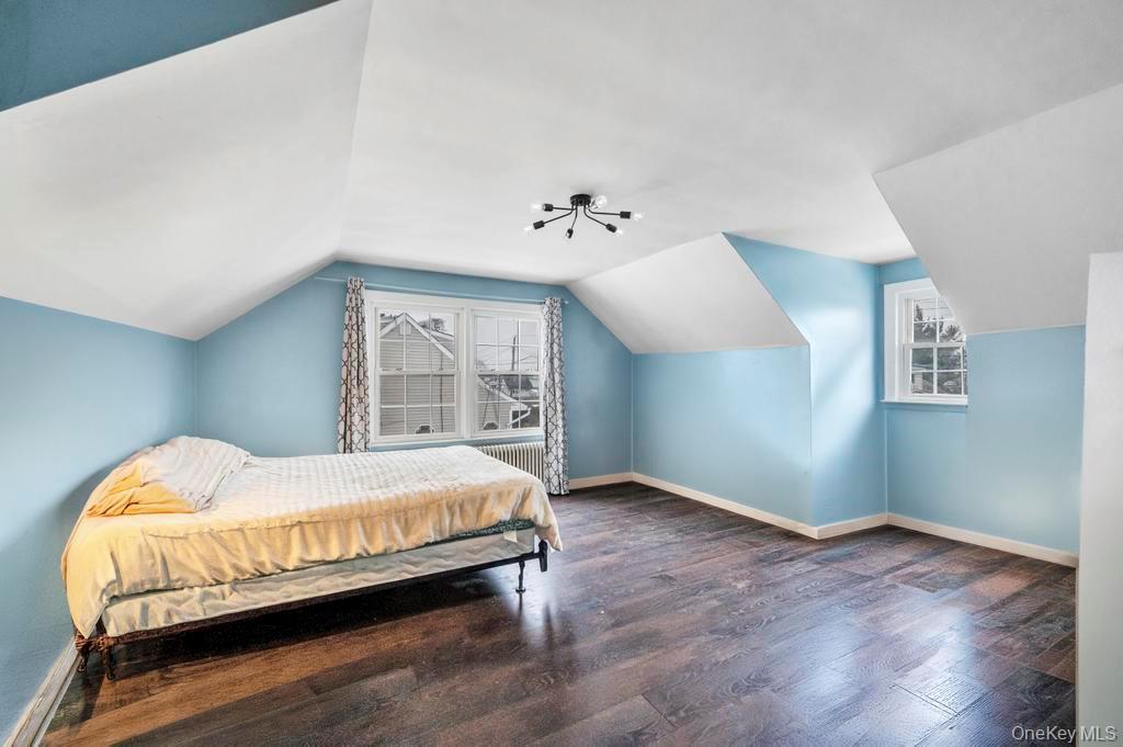 212 Bergen Court, Copiague, NY 11726