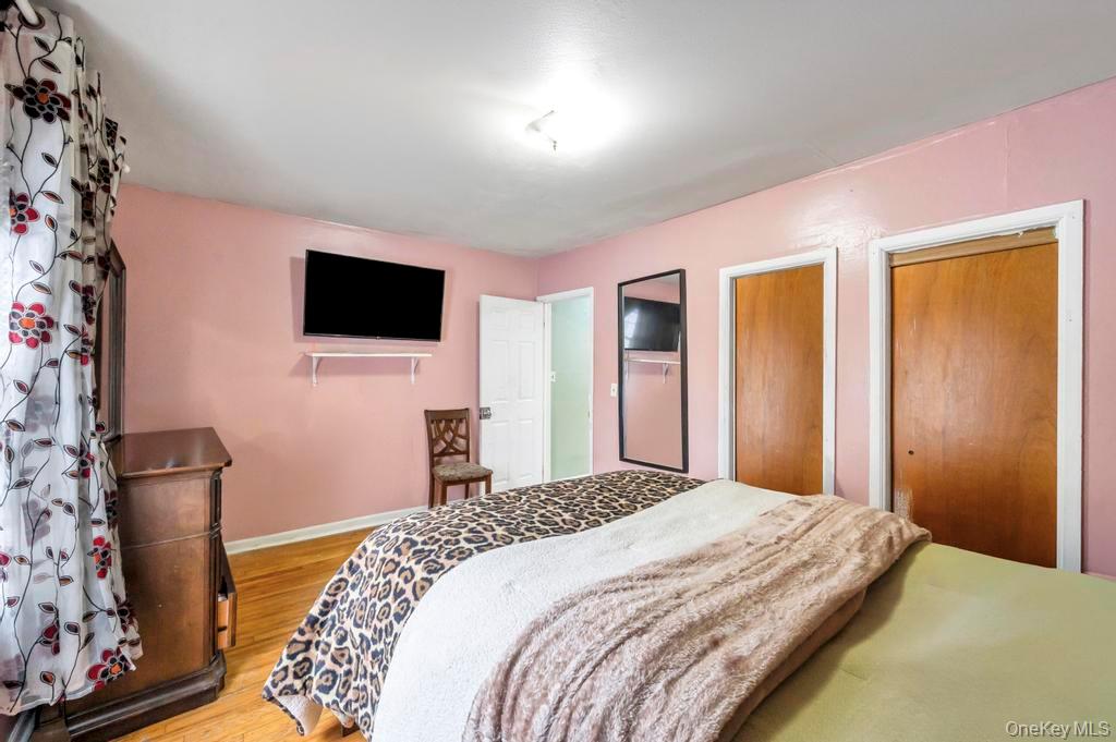 212 Bergen Court, Copiague, NY 11726