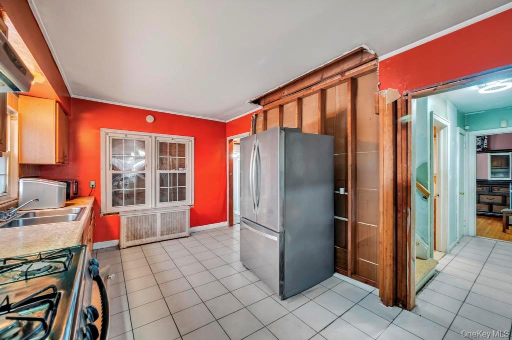 212 Bergen Court, Copiague, NY 11726