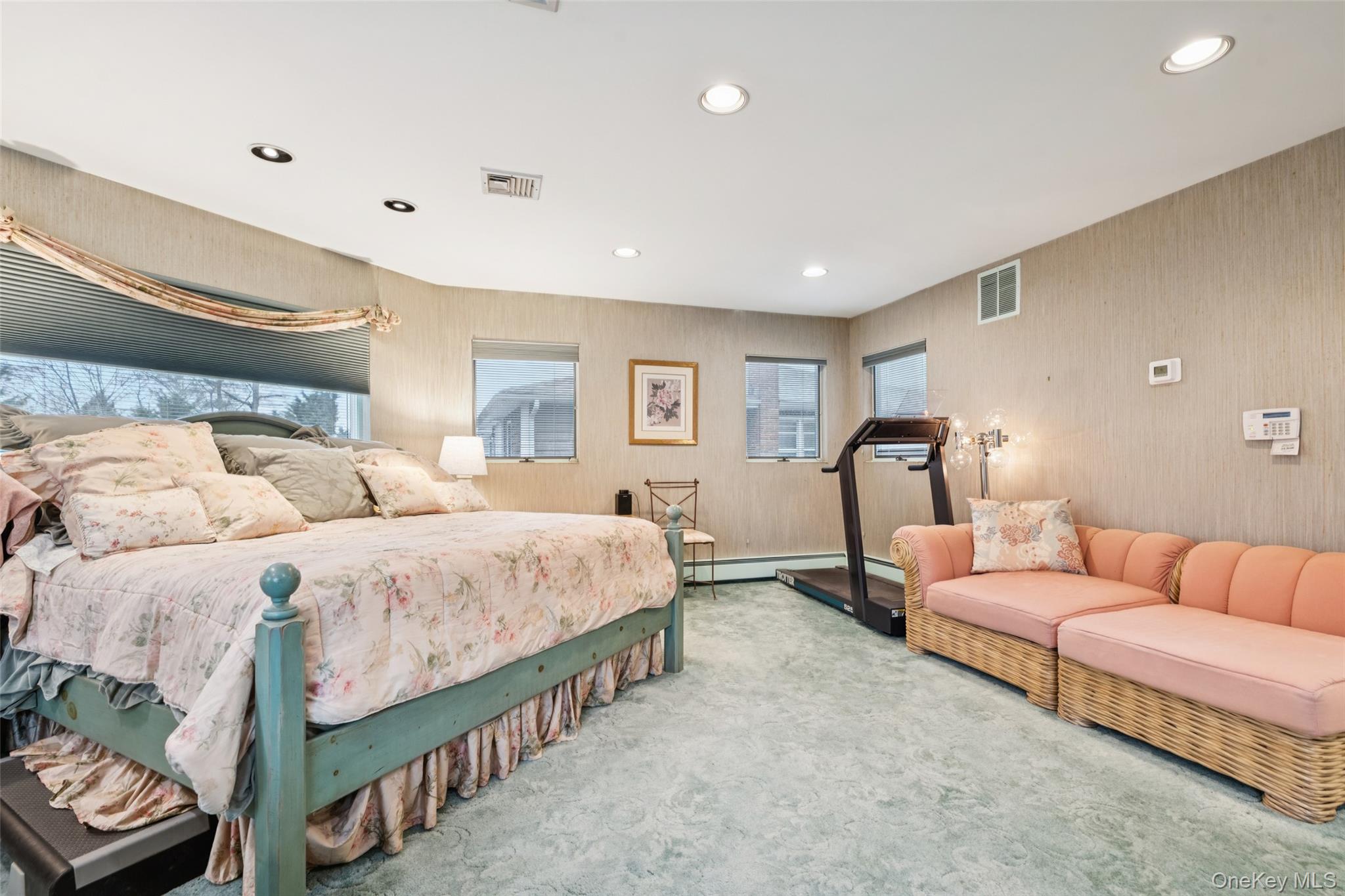 982 Clark Place, Woodmere, NY 11598