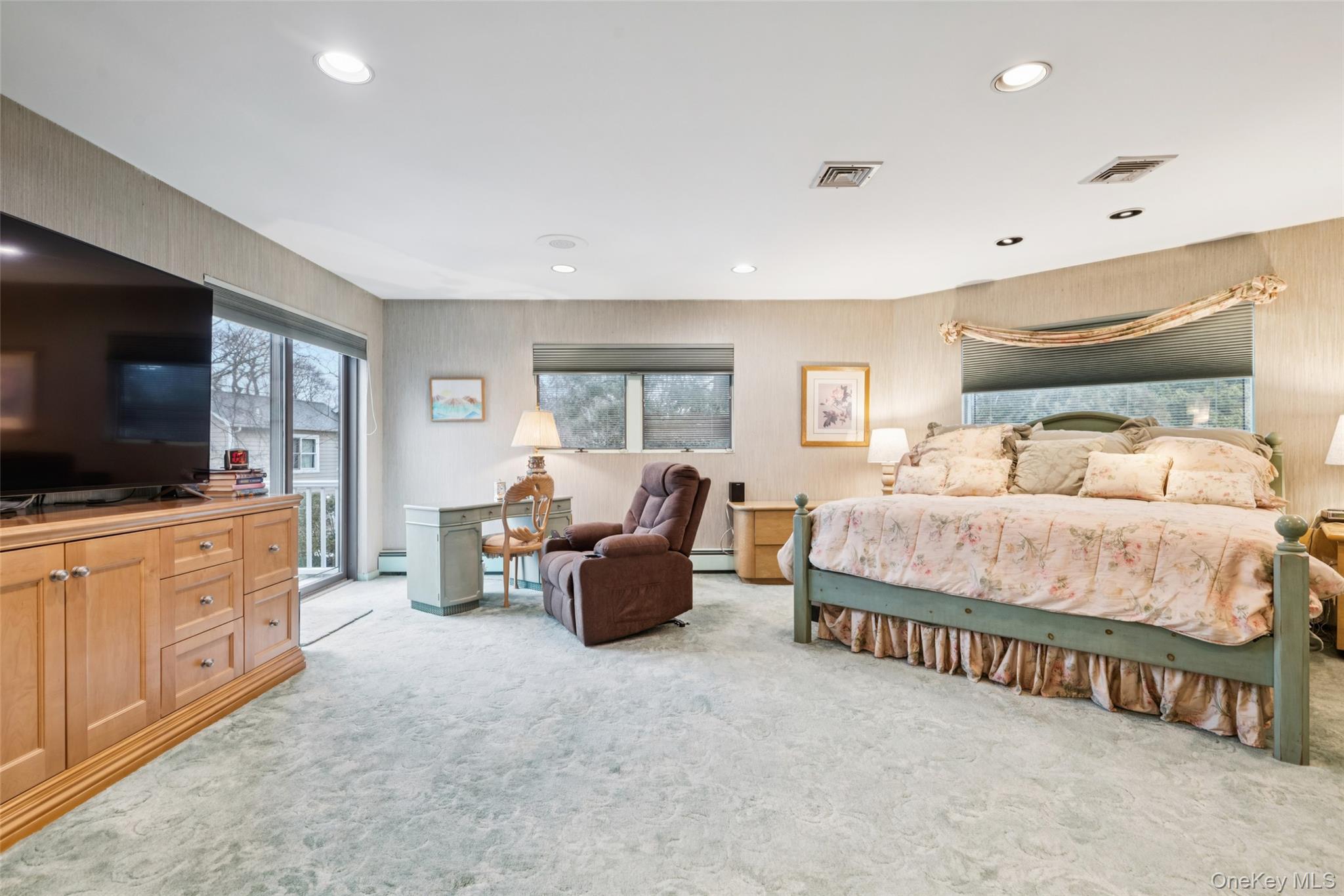 982 Clark Place, Woodmere, NY 11598