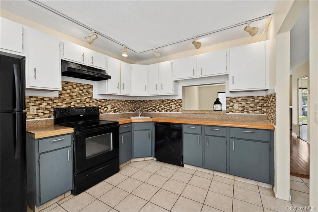 19 Moore Lane # 11B, Washingtonville, NY 10992