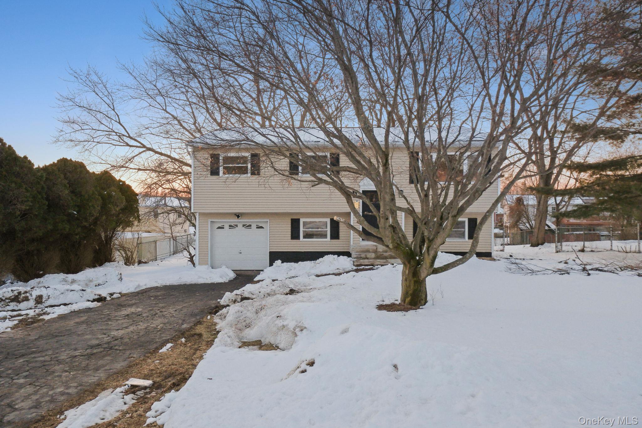 15 Decker Drive, Washingtonville, NY 10992