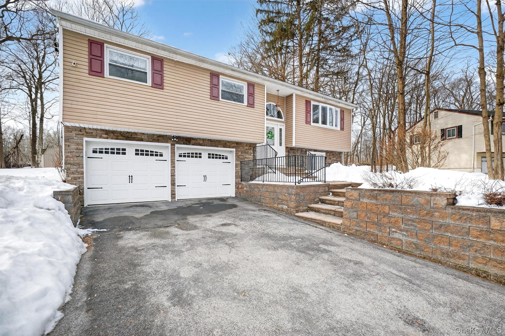 11 Darlene Drive, Poughkeepsie, NY 12601