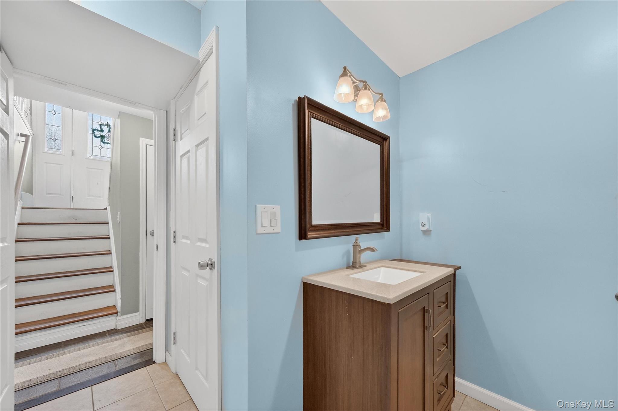 11 Darlene Drive, Poughkeepsie, NY 12601