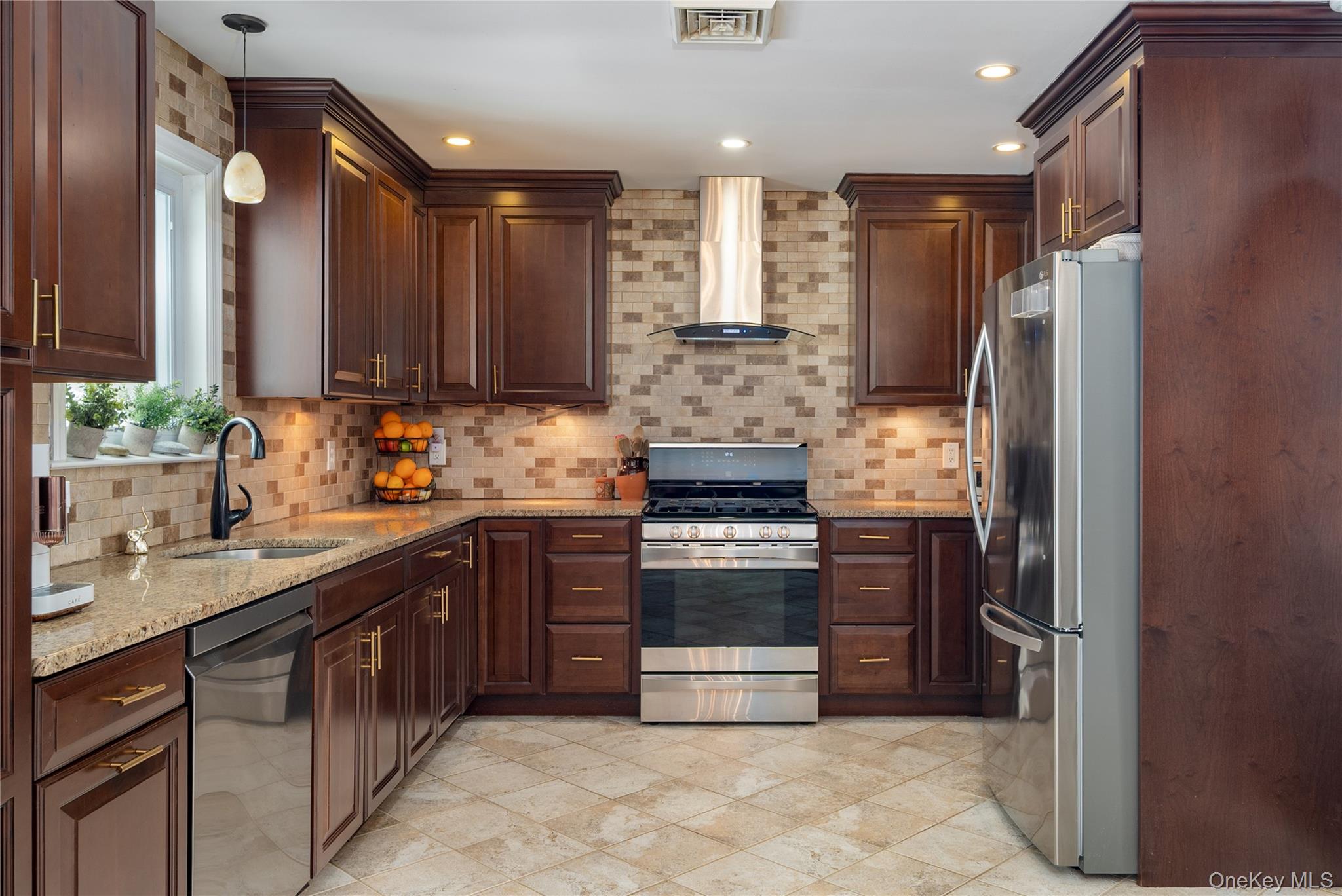 21 Franklin Drive, Mahopac, NY 10541