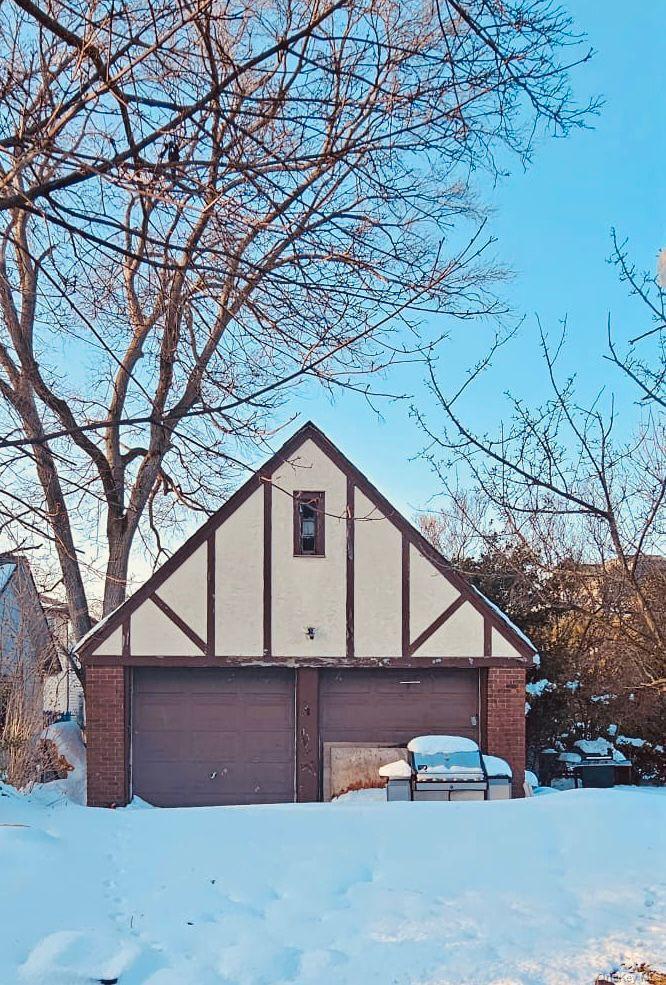 29 Oak Avenue, Hempstead, NY 11550