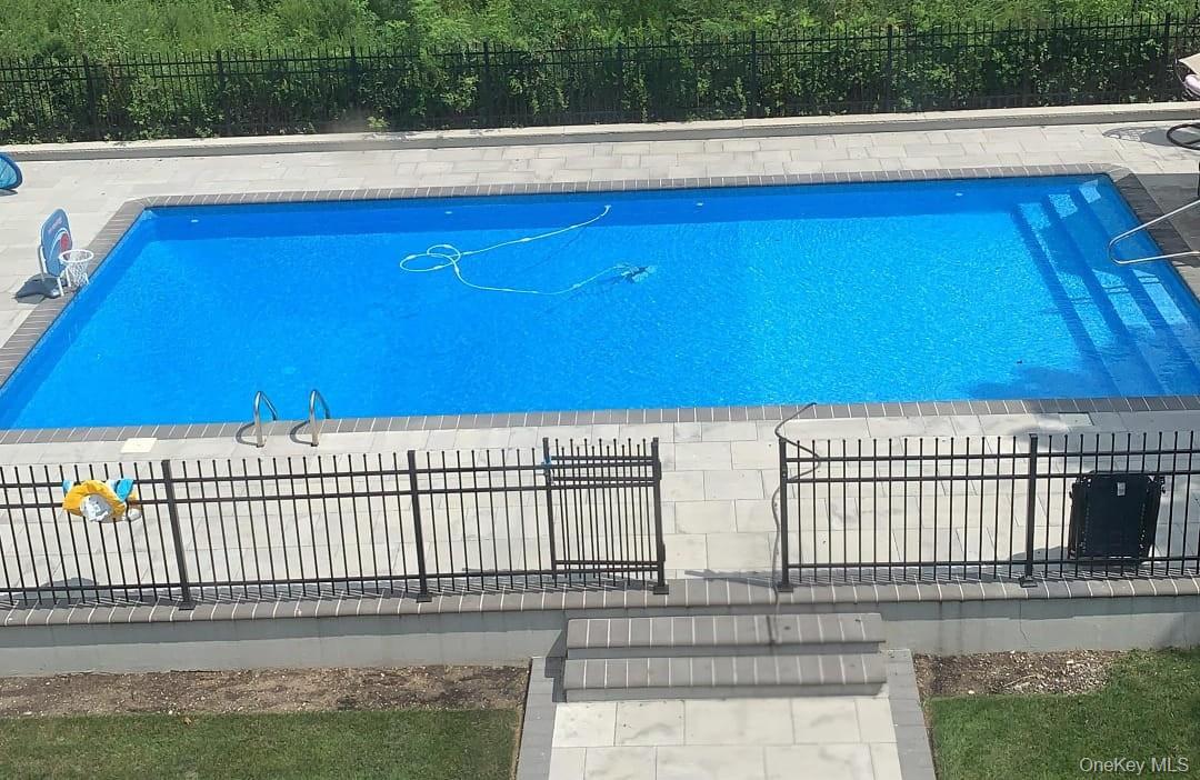 4 Ivy Street, Cedarhurst, NY 11516