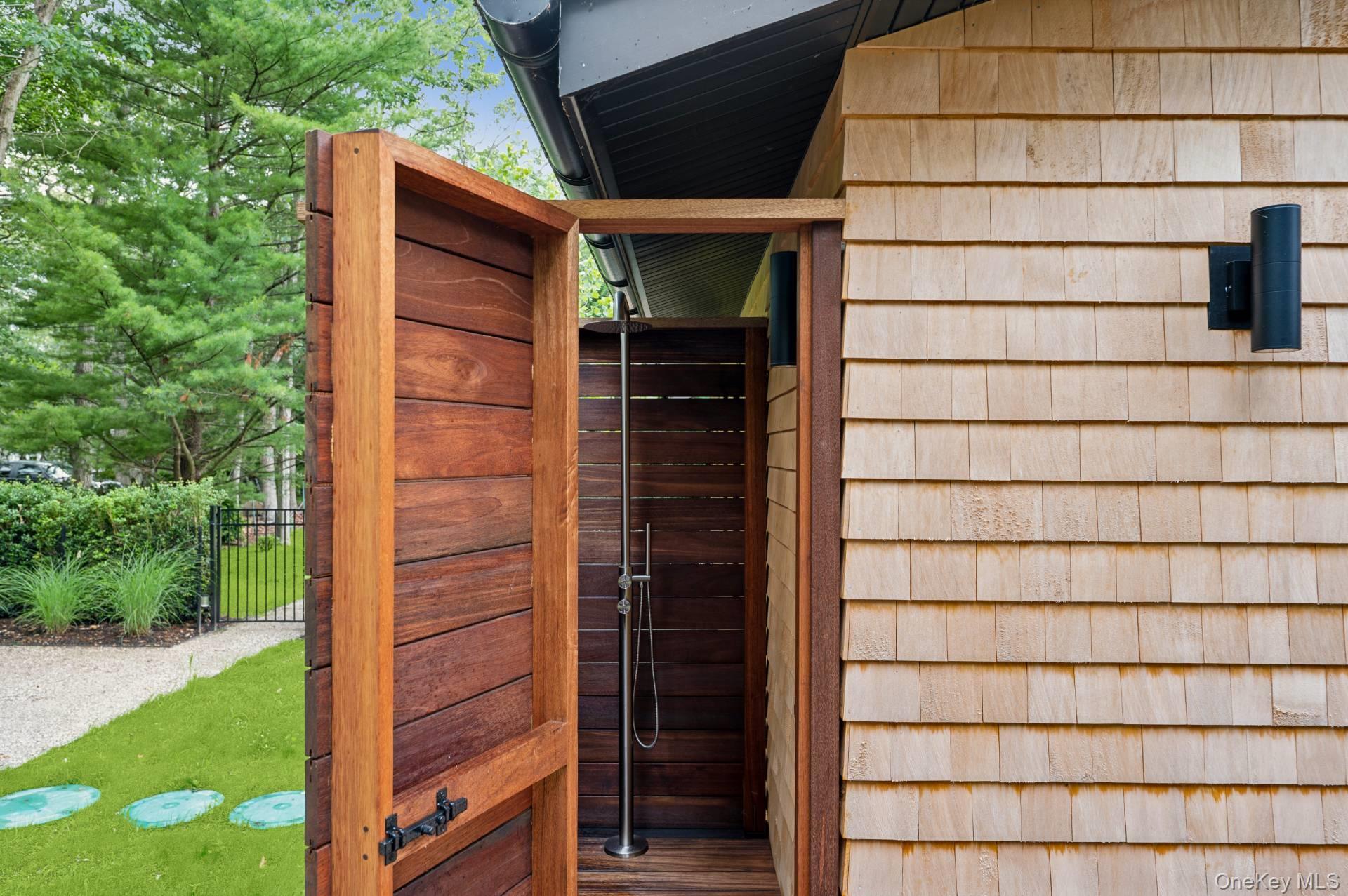 62 Waterhole Road, East Hampton, NY 11937