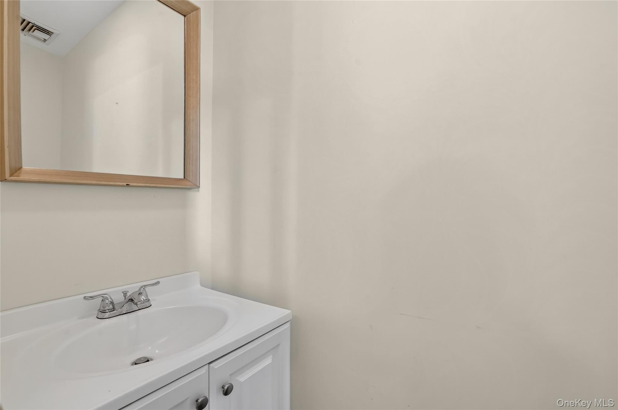 470 Main Street # 17, Armonk, NY 10504