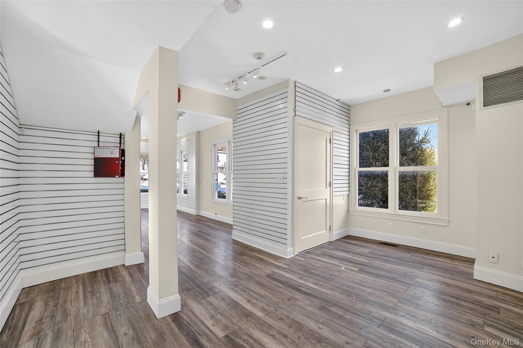 470 Main Street # 17, Armonk, NY 10504