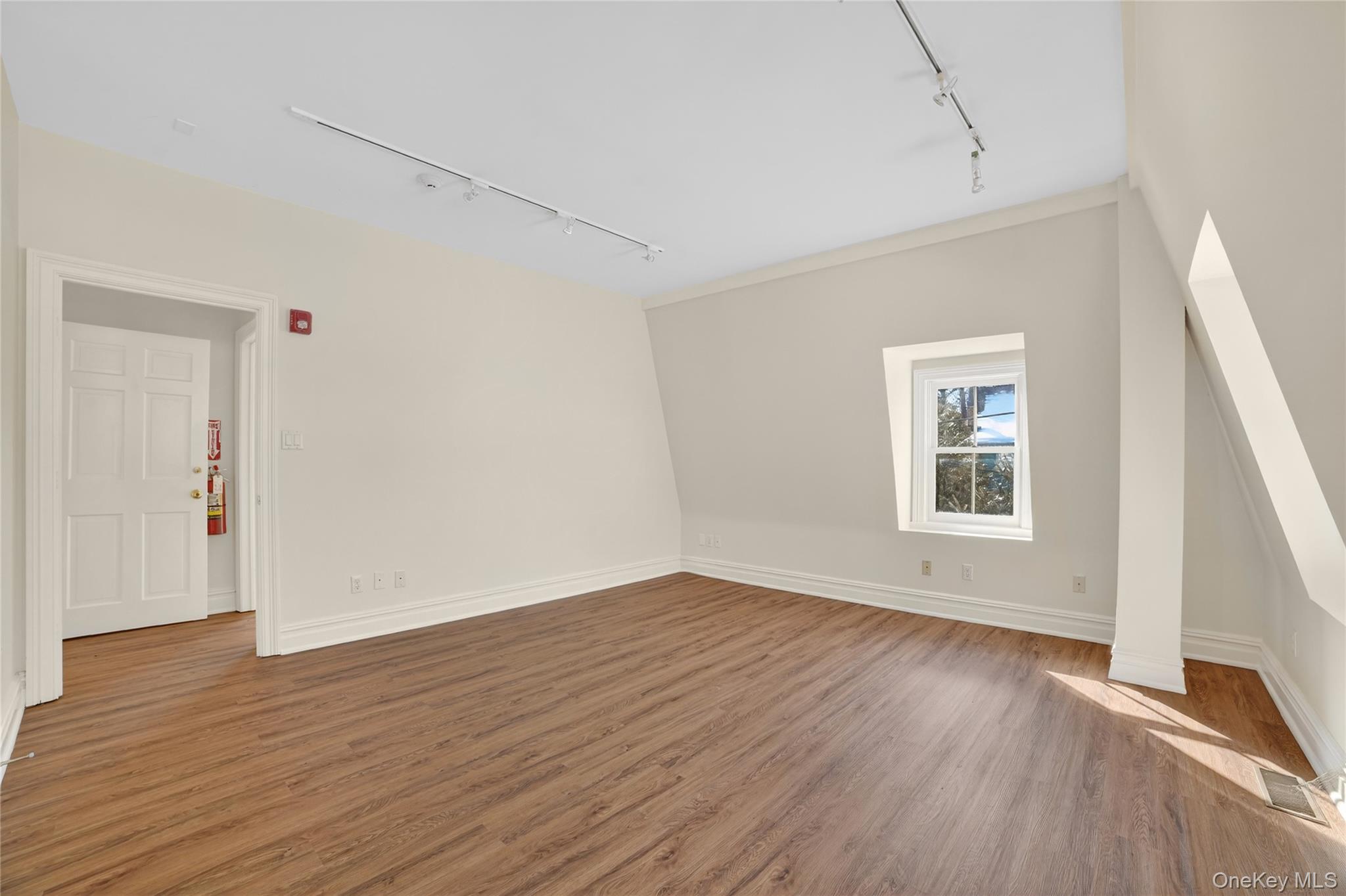 470 Main Street # 17, Armonk, NY 10504