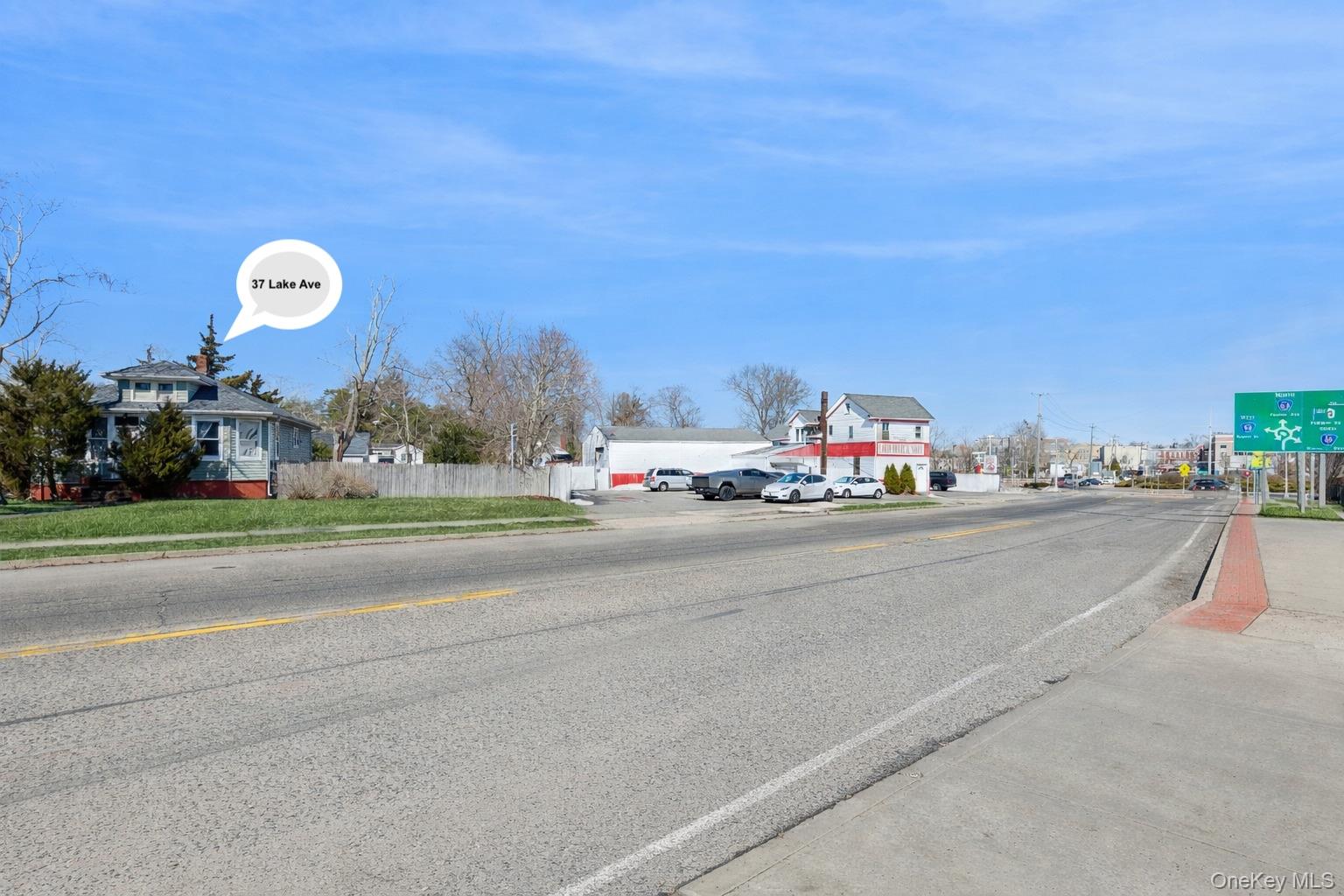 37 Lake Avenue, Riverside, NY 11901