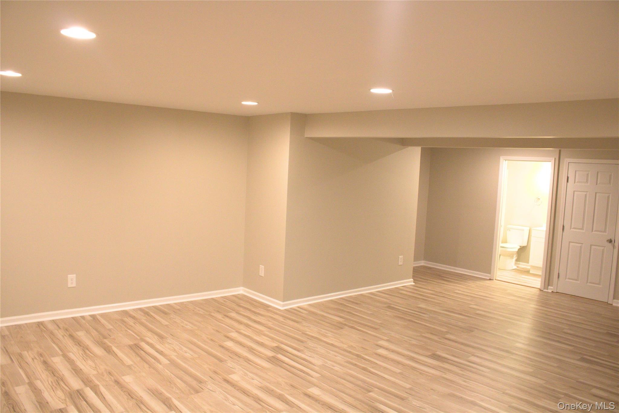 53 Cornwall Lane, Middletown, NY 10940