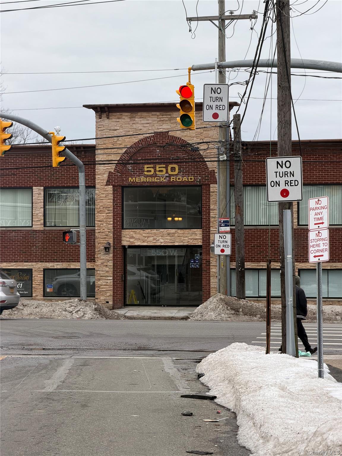 550 W Merrick Road, Valley Stream, NY 11580