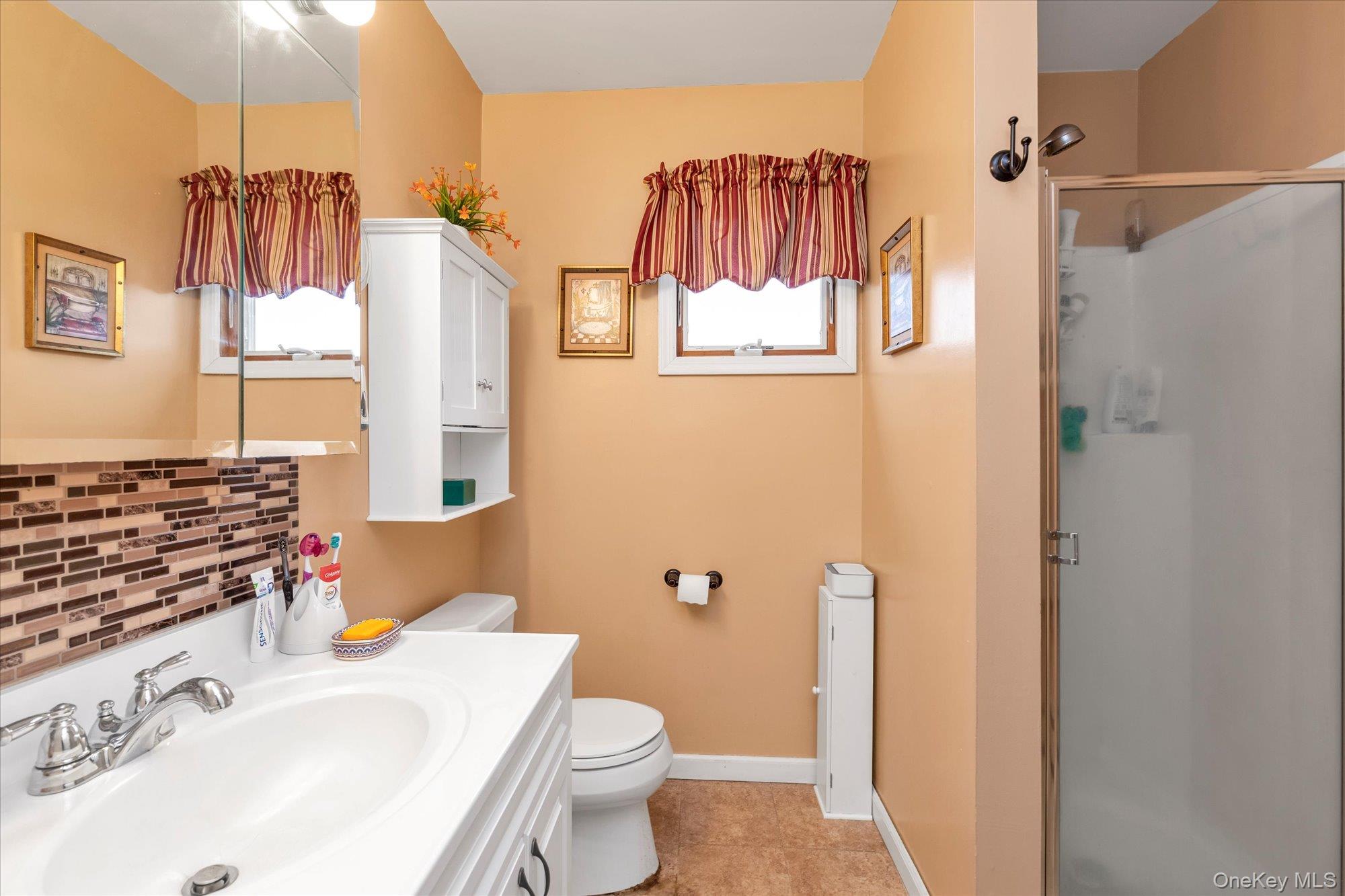 18 Derby Court, Malverne, NY 11565