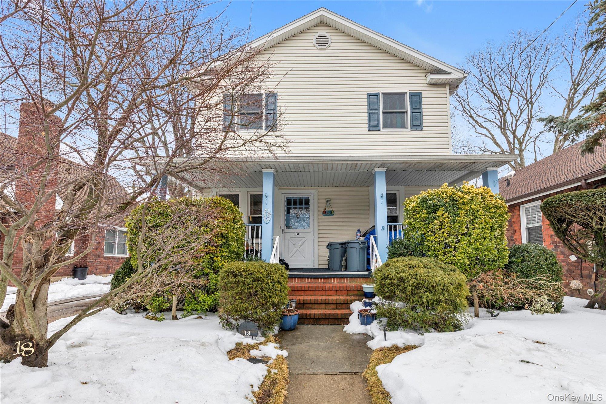 18 Derby Court, Malverne, NY 11565