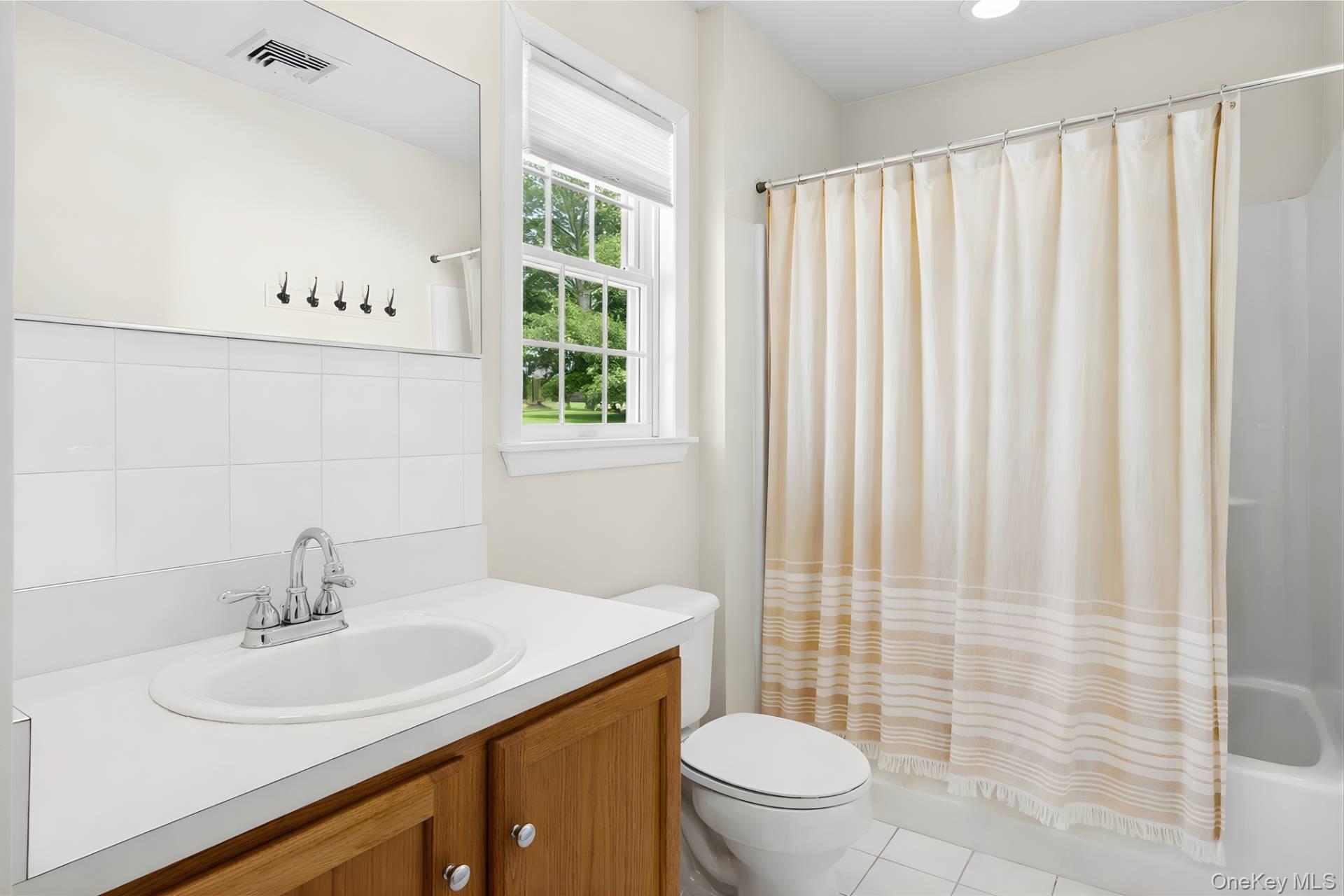 735 Deerfoot Path, Cutchogue, NY 11935