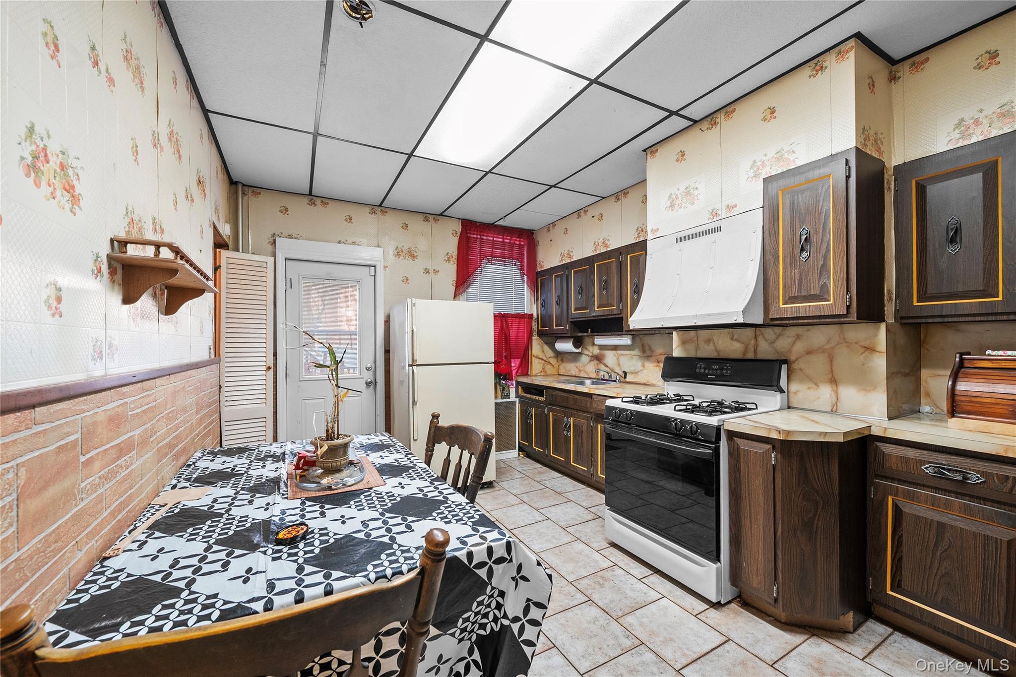 73-35 71st Place, Glendale, NY 11385