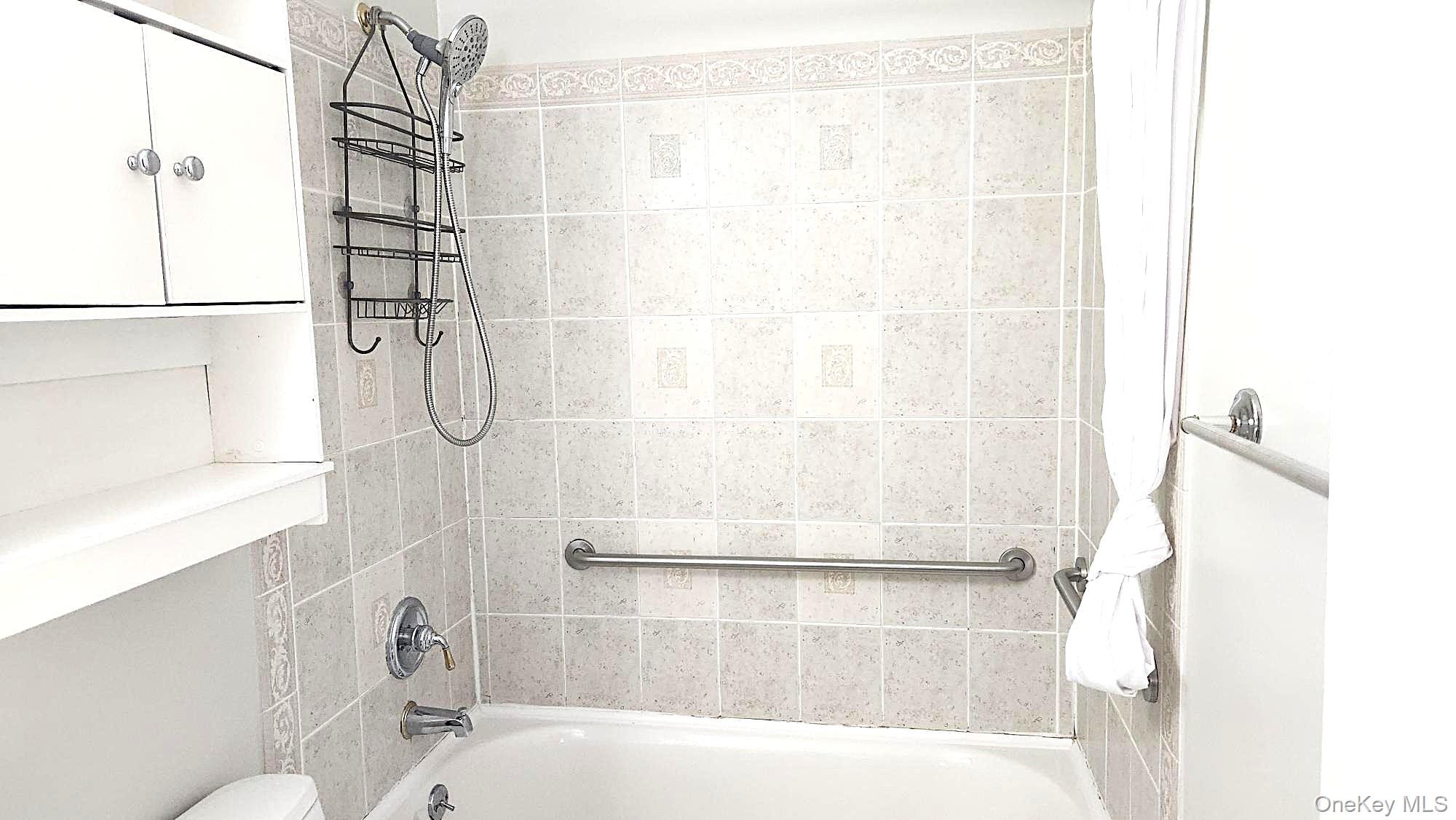 224 H Springmeadow Drive # H, Holbrook, NY 11741