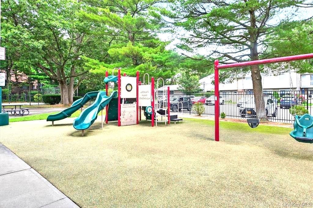 224 H Springmeadow Drive # H, Holbrook, NY 11741