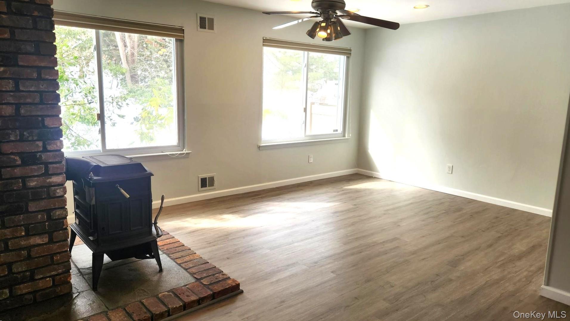 224 H Springmeadow Drive # H, Holbrook, NY 11741