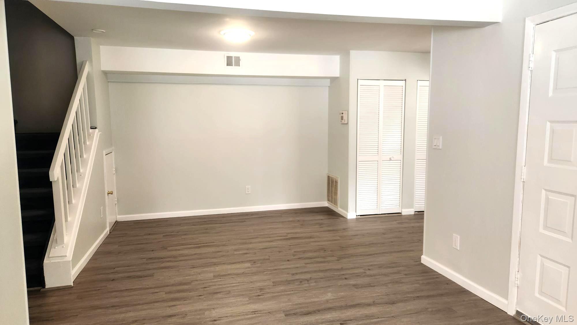 224 H Springmeadow Drive # H, Holbrook, NY 11741