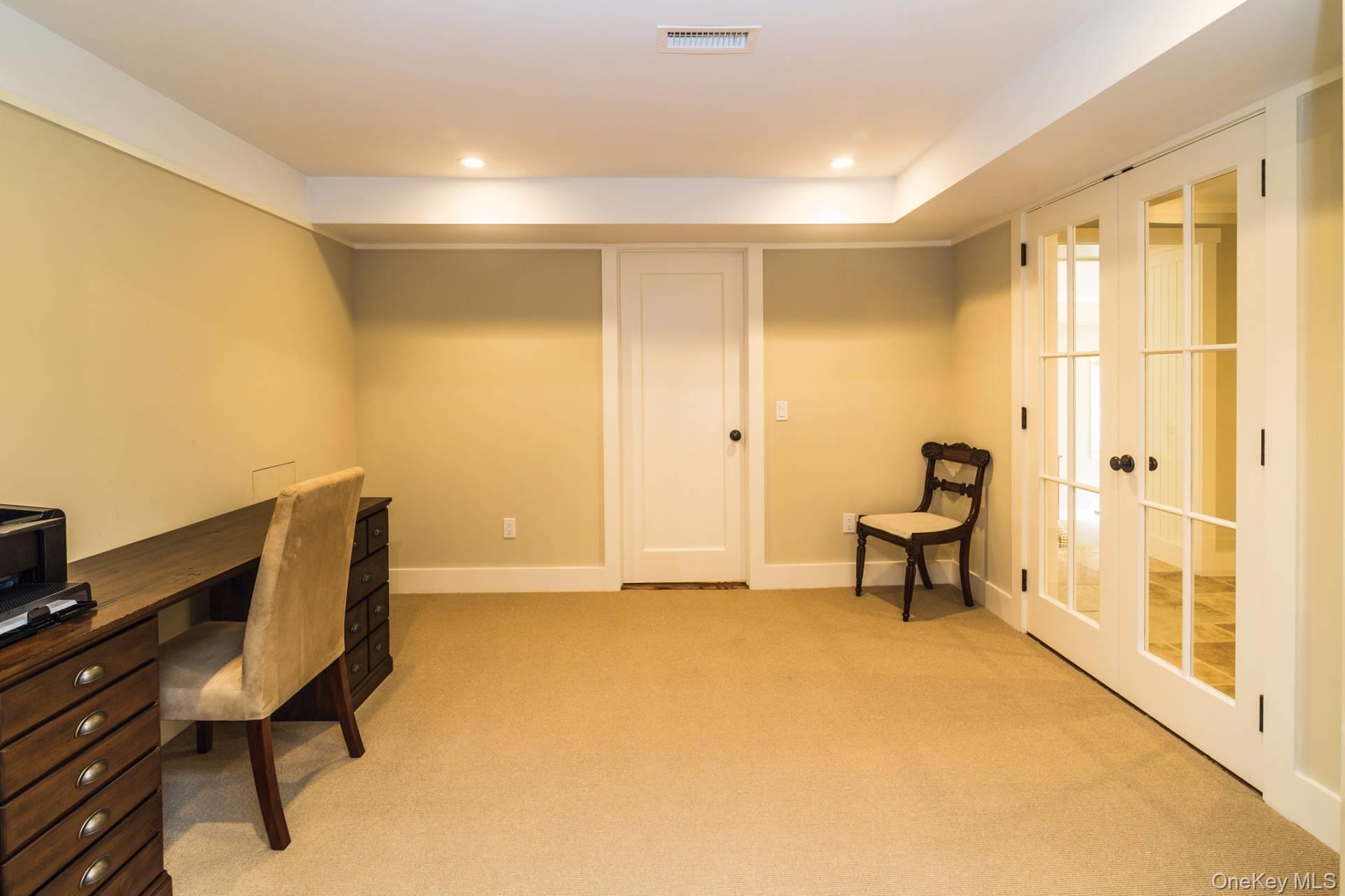 10 Inkberry Street, East Hampton, NY 11937