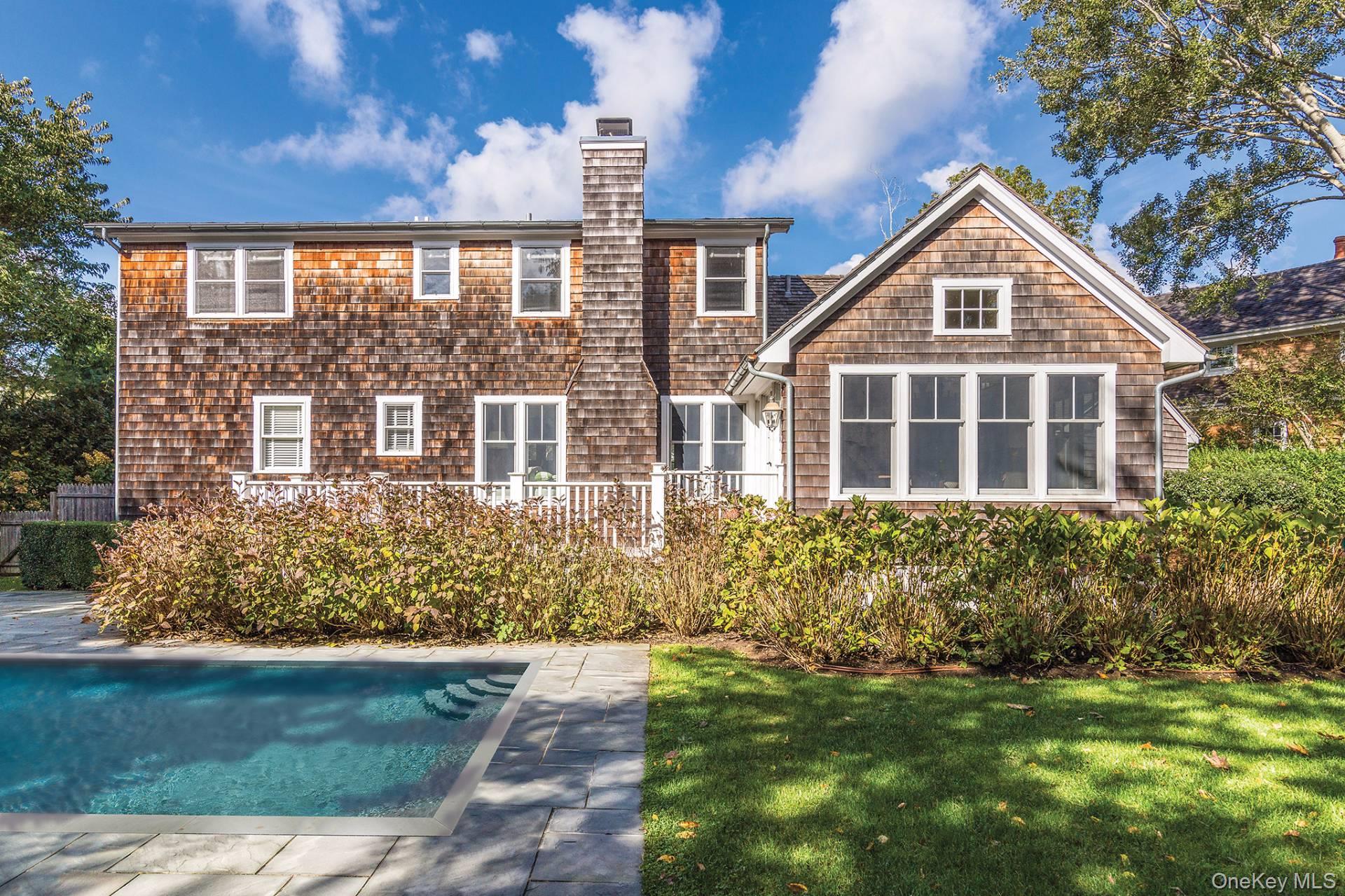 10 Inkberry Street, East Hampton, NY 11937
