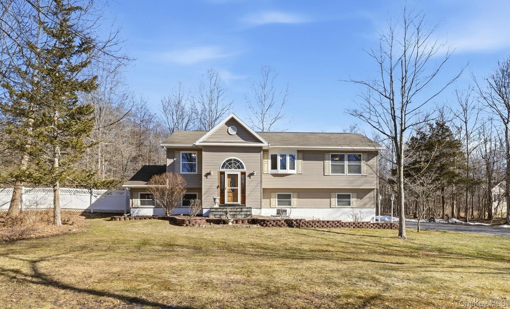 13 Stella Drive, Gardiner, NY 12525