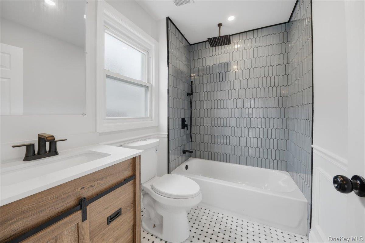 424 Thieriot Avenue, Bronx, NY 10473