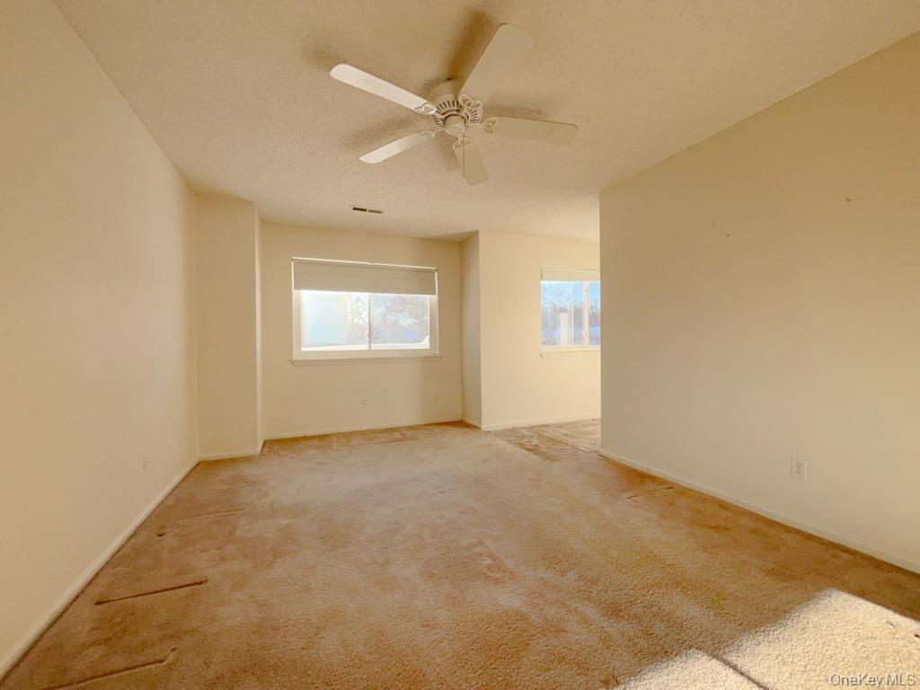 1 Cushing Green N, Pawling, NY 12564