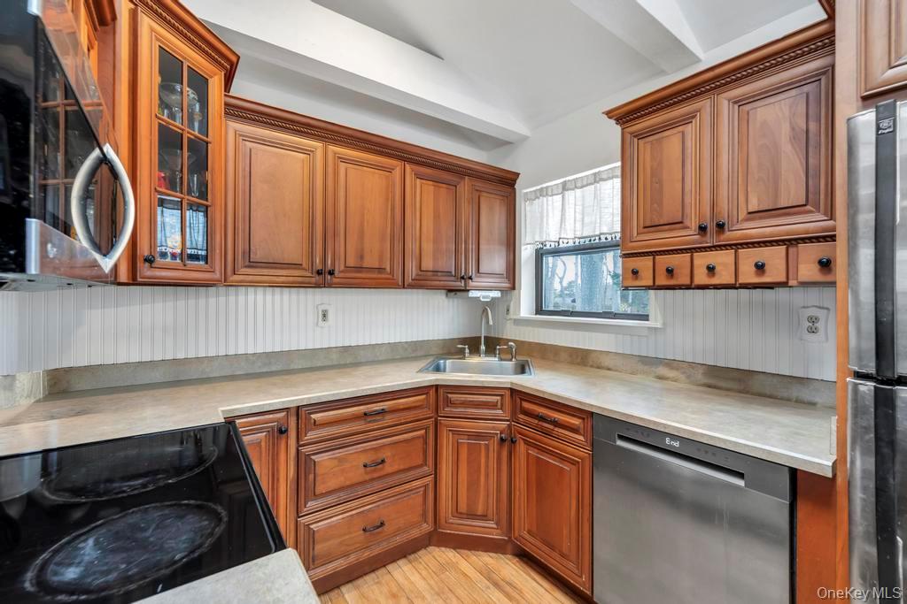 427 Helene Avenue, Shirley, NY 11967