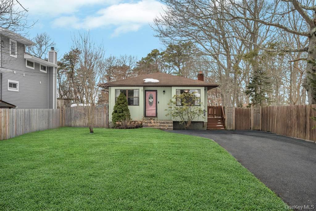 427 Helene Avenue, Shirley, NY 11967