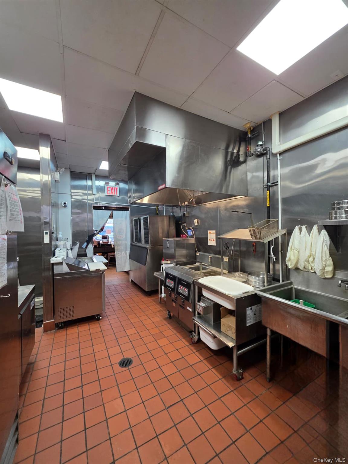 302 West 231st # 1, Bronx, NY 10463