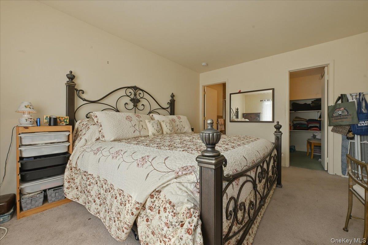 31 Stanford Court, Wantagh, NY 11793