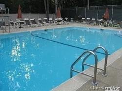 31 Stanford Court, Wantagh, NY 11793