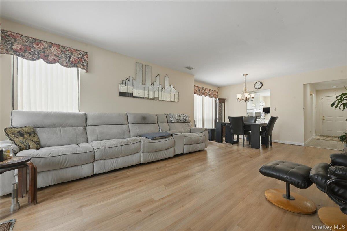 31 Stanford Court, Wantagh, NY 11793