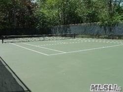 31 Stanford Court, Wantagh, NY 11793