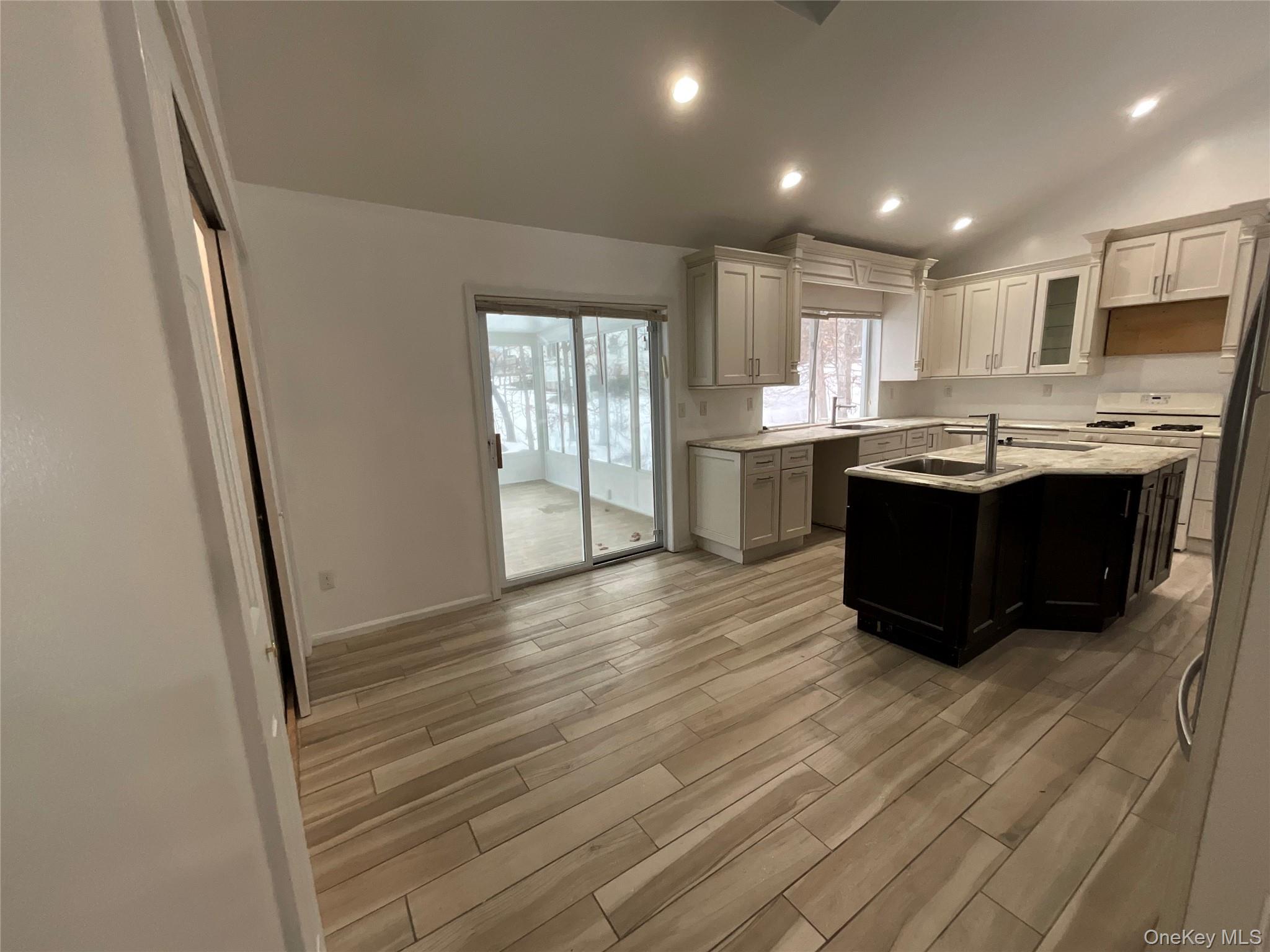 7 Country Hollow, Highland Mills, NY 10930