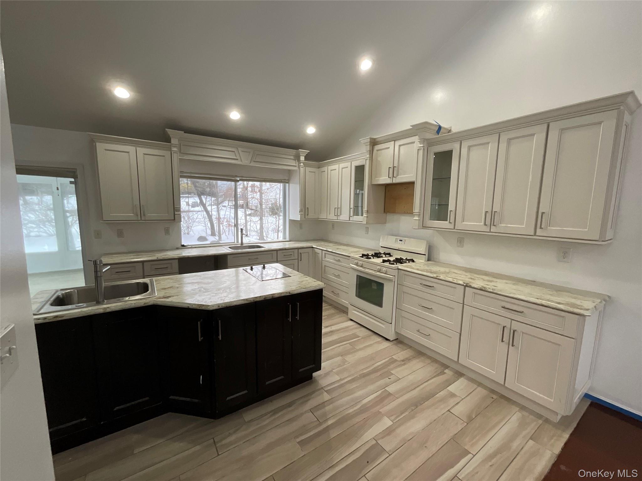 7 Country Hollow, Highland Mills, NY 10930