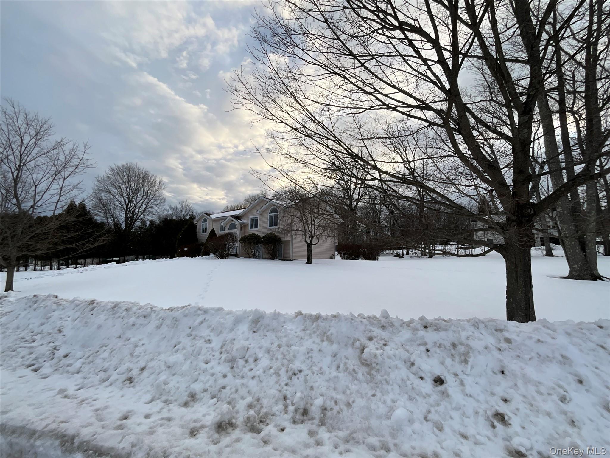 7 Country Hollow, Highland Mills, NY 10930