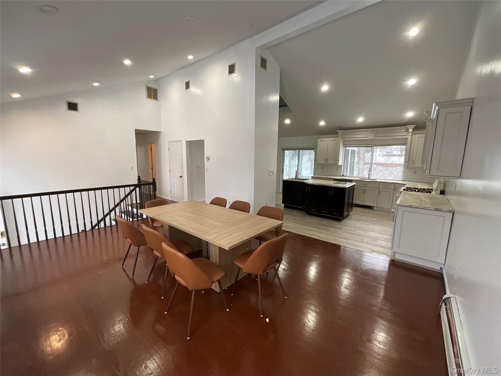 7 Country Hollow, Highland Mills, NY 10930