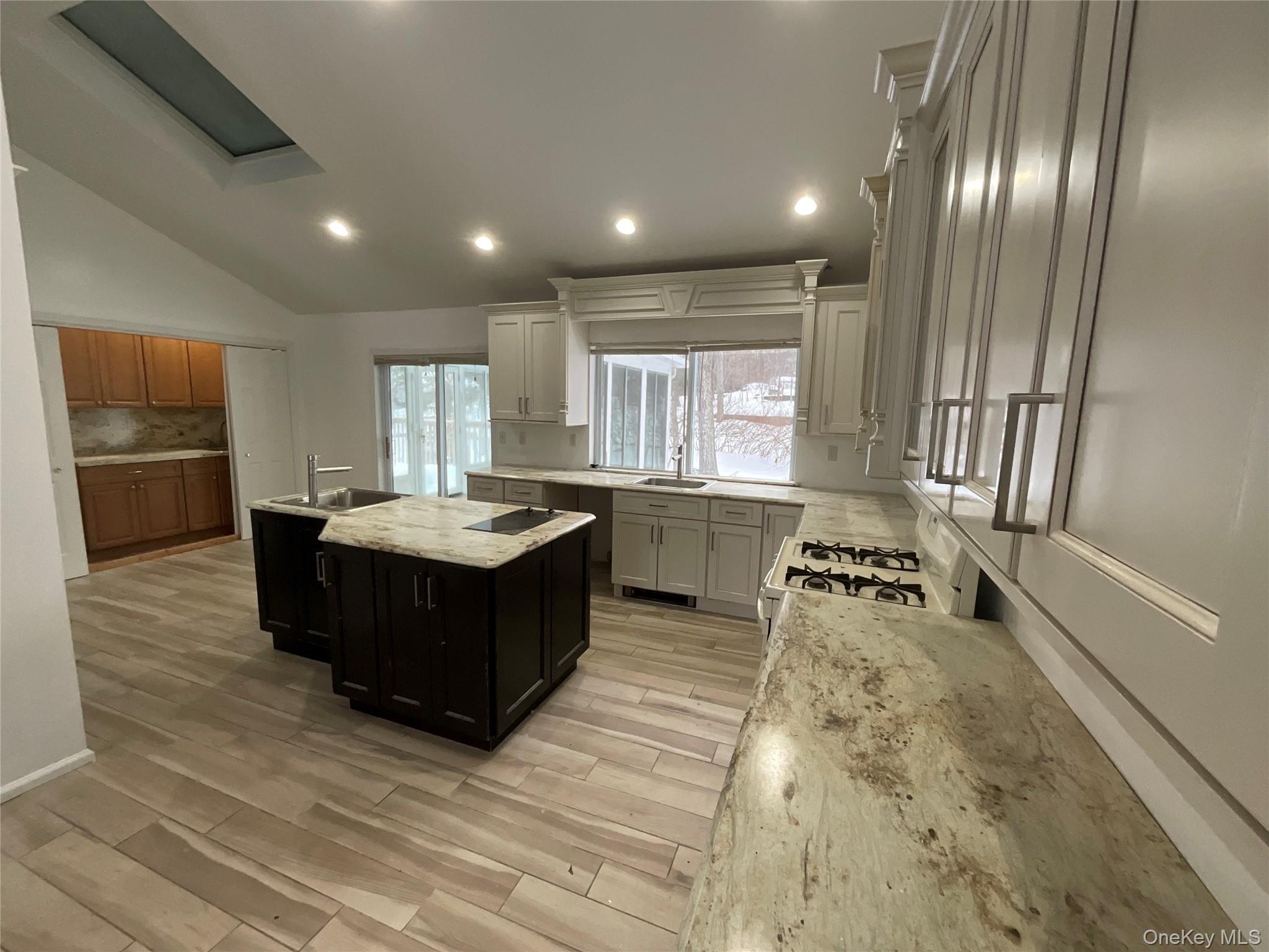 7 Country Hollow, Highland Mills, NY 10930