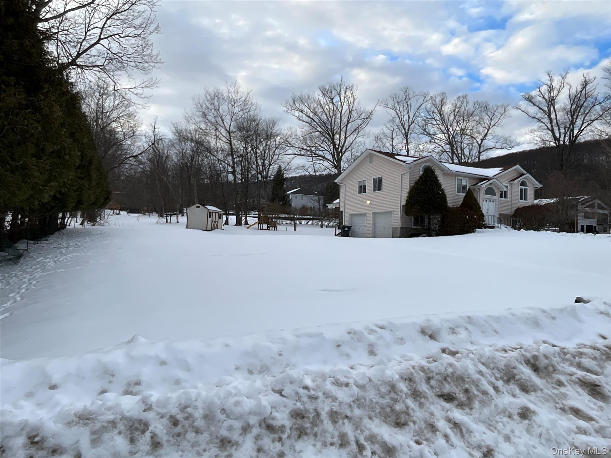 7 Country Hollow, Highland Mills, NY 10930