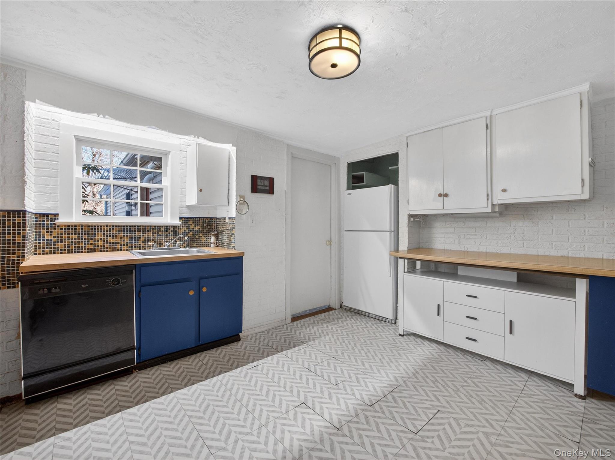 325 Haverstraw Road, Montebello, NY 10901